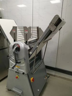 500mm বেকারি ডফ শিটার মেশিন ইয়াসুর 0.75kw রিভিজেবল হেভি ডিউটি ​​ডফ রোলার